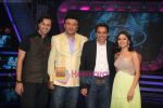Salim Merchanr, Anu Malik, Dharmendra, Sunidhi Chauhan on the sets of Indian Idol in Filmcity on 27th July 2010 (4).JPG